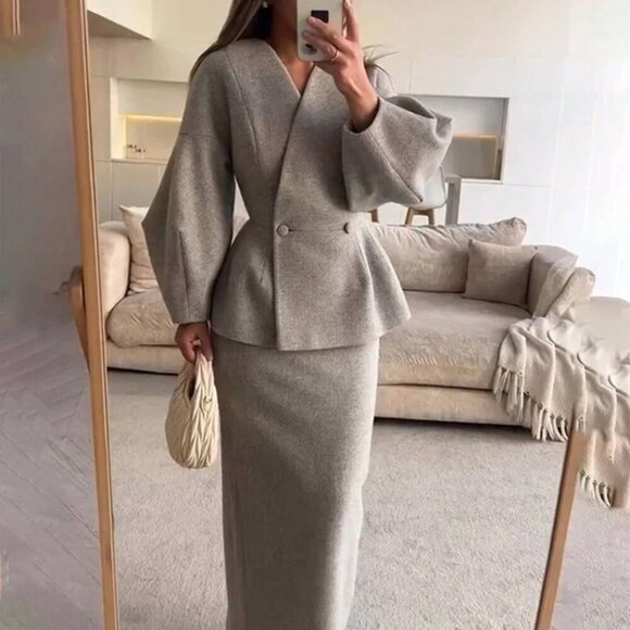 Light Grey Elegant Women's Casual Button Front Two Pieces Suit - Picture 1 of 6